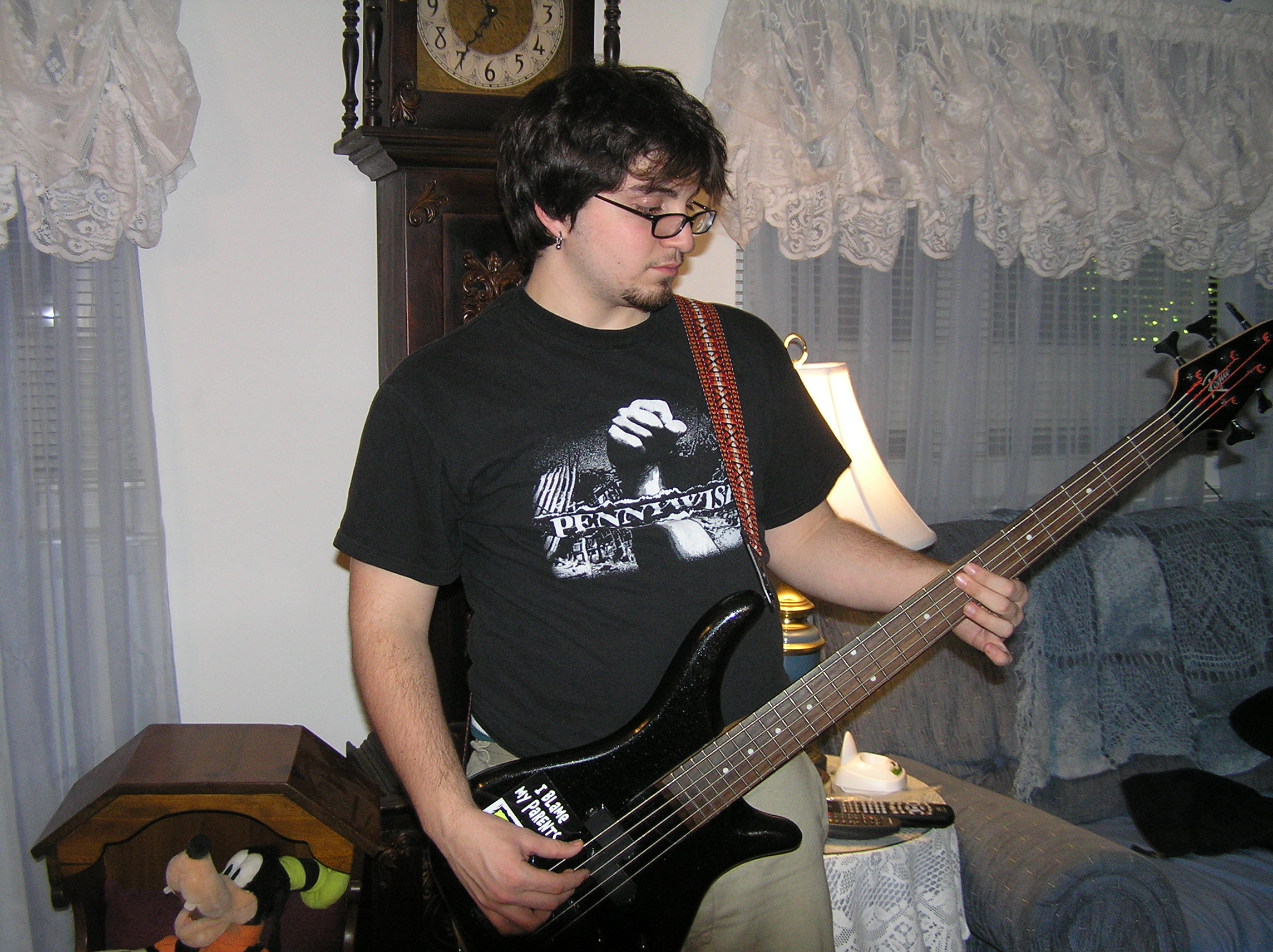 leeplaying.jpg